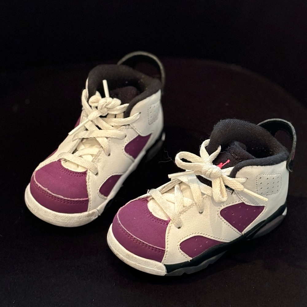 Jordan girls, purple, white and black. Size 7.5